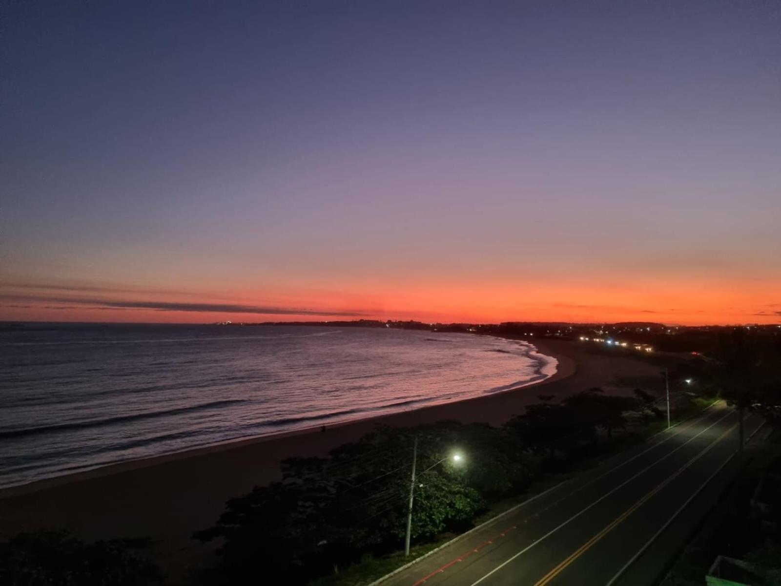 Ipe Amarelo - Frente Ao Mar Na Praia De Meaipe, Гуарапари Экстерьер фото